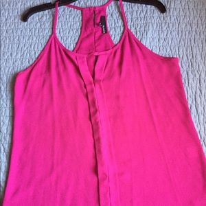 Ro & De Keyhole halter top w/split vent in back.